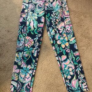 Lilly Pulitzer High Tide Navy Shes Got Sol leggings